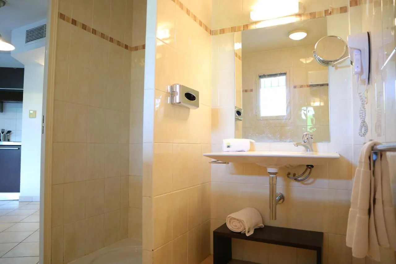 Studio 201 - Les Suites De Robinson - Residence Avec Piscine En Bord De Siagne, A Mandelieu 0*,